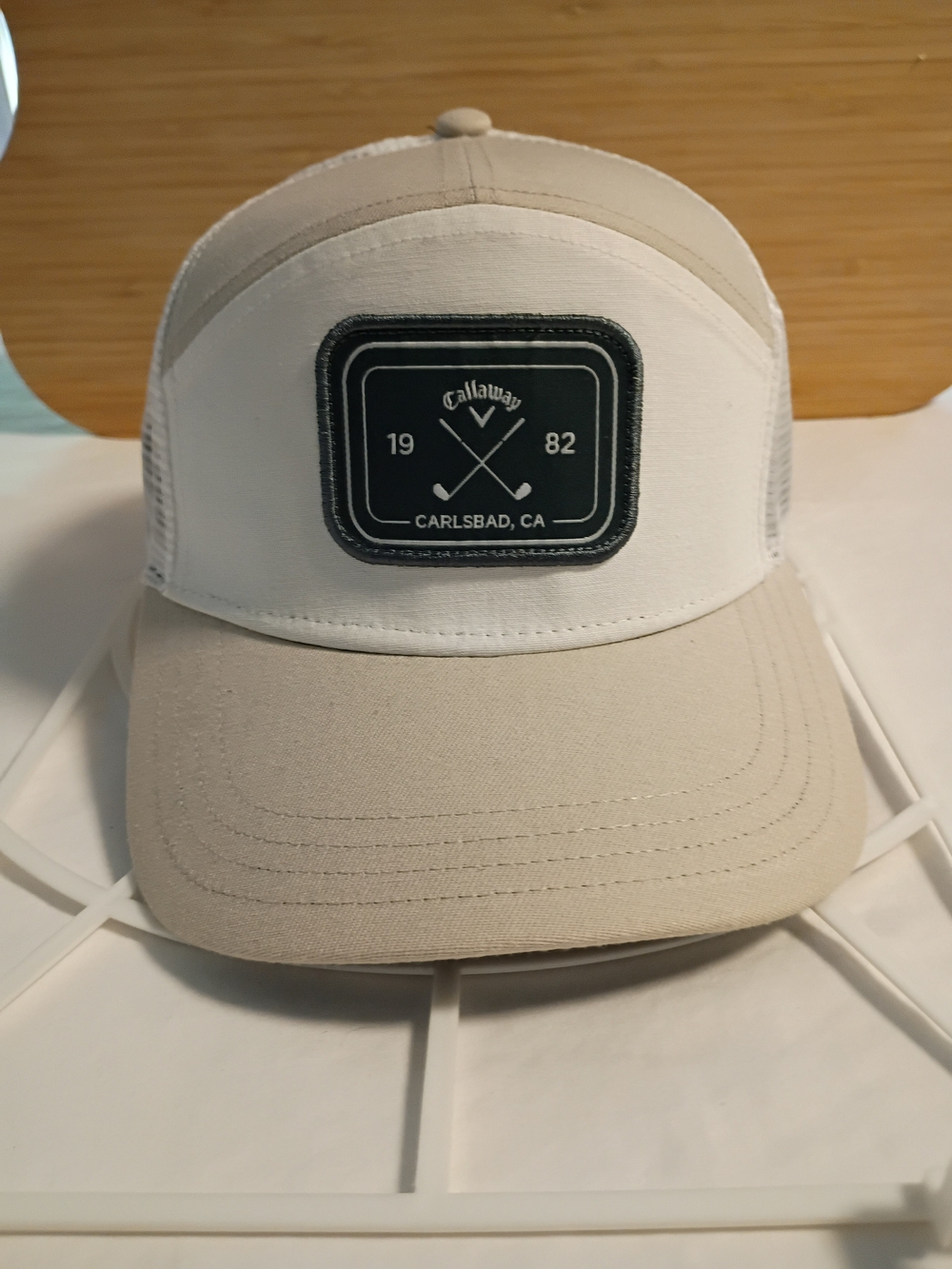 Callaway Men's Two-Tone Beige and White Trucker Cap